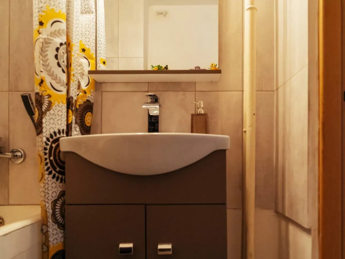 Balcescu Stylish Ultracentral Apartment Bucharest Romania